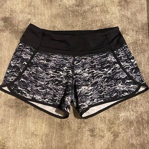 Lulu lemon speed up mid rise lined short - 4 inch. Size 4.